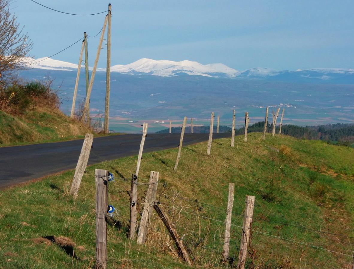 Saint-Hilaire  Le Vallon D'Armandine, Gite Ecologique Auvergne المظهر الخارجي الصورة