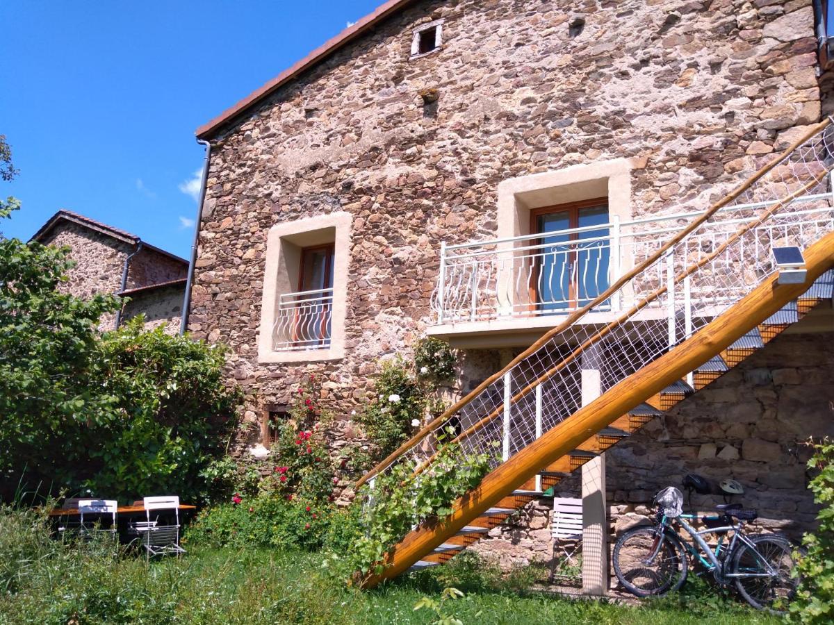 Saint-Hilaire  Le Vallon D'Armandine, Gite Ecologique Auvergne المظهر الخارجي الصورة